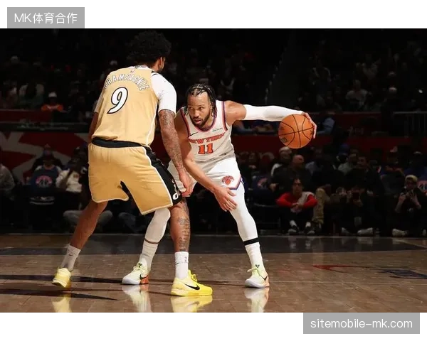 尼克斯将继续依赖杰伦·布伦森的高位挡拆，为OG·阿奴诺比等射手创造空位三分机会